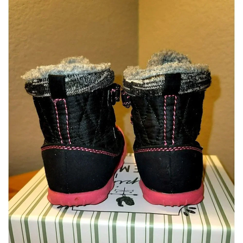 Child of Mine Quilted Winter Boots with faux fur Size 4